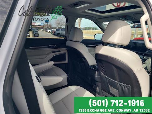 Used 2025 Kia Telluride S image 28