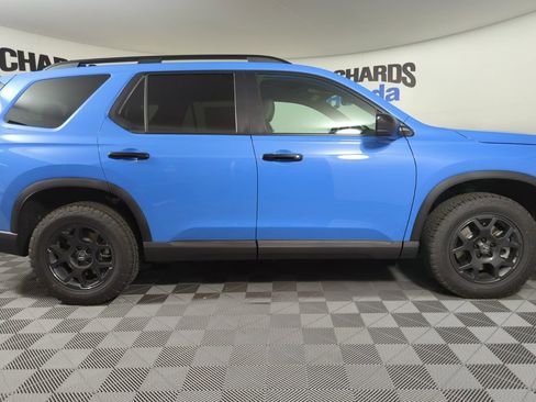 New 2025 Honda Pilot TrailSport image 6