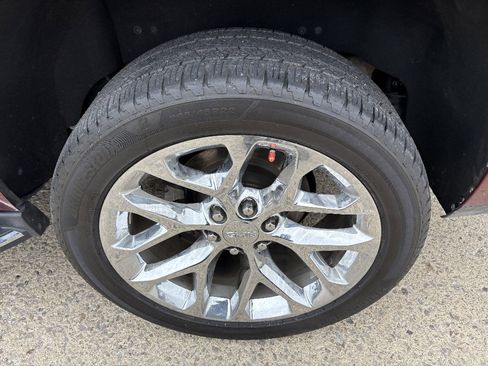 Used 2020 GMC Yukon SLE w/ HD Trailering Package image 10