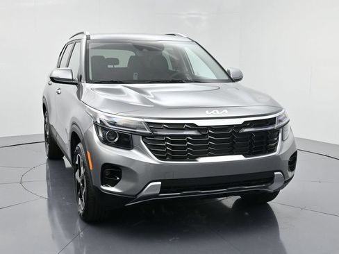 Used 2026 Kia Seltos S AWD/4WD image 2