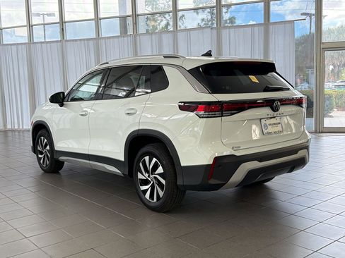 Used 2025 Volkswagen Tiguan S image 3