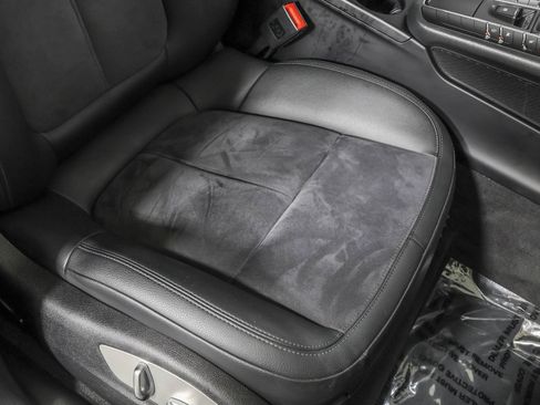 Used 2021 Porsche Macan image 46