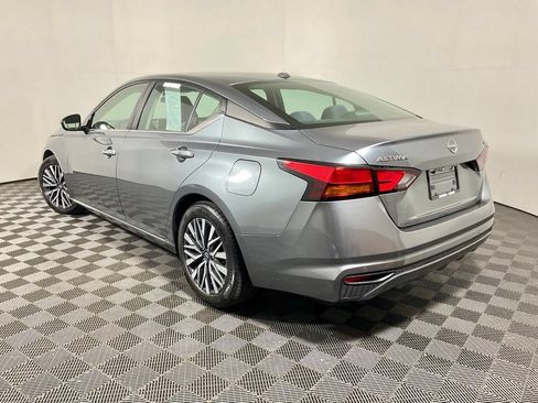Used 2023 Nissan Altima 2.5 SV FWD image 9