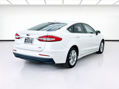 Used 2020 Ford Fusion SE image 4