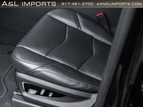 Used 2019 Cadillac Escalade Luxury image 40