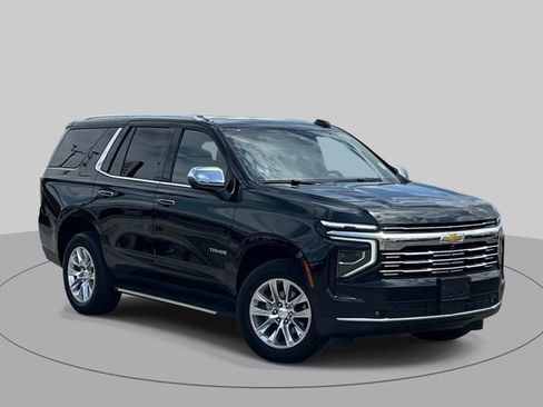 Used 2025 Chevrolet Tahoe Premier RWD image 2