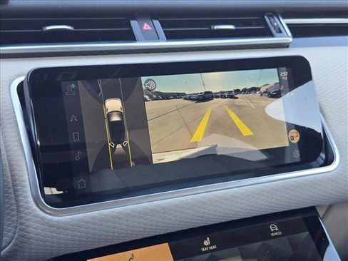 Used 2023 Land Rover Range Rover Velar R-Dynamic S image 14