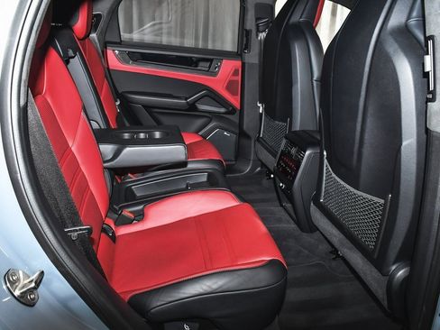 Used 2024 Porsche Cayenne Turbo GT image 57