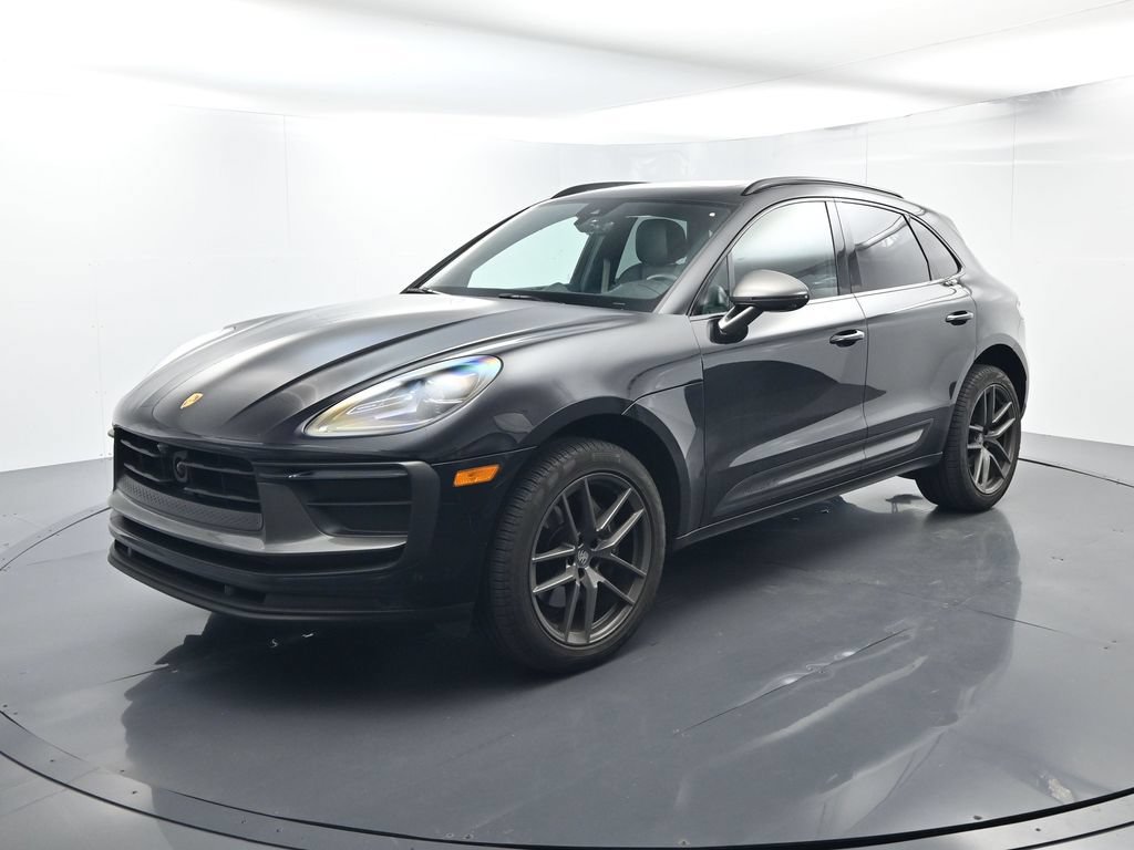 Used 2025 Porsche Macan AWD/4WD image 1