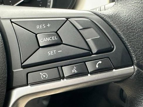 Used 2022 Nissan Versa SV image 20