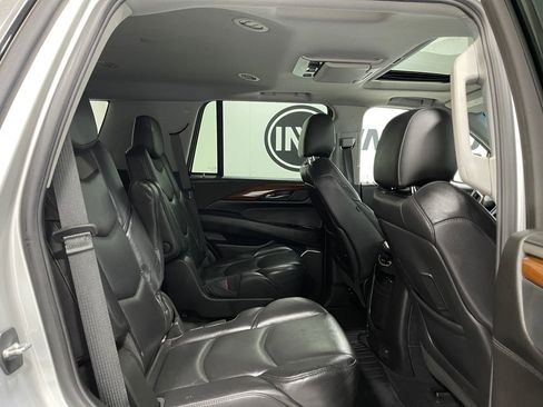 Used 2018 Cadillac Escalade Premium Luxury image 37