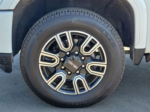 Certified 2023 GMC Sierra 2500 AT4 w/ AT4 Preferred Package image 34
