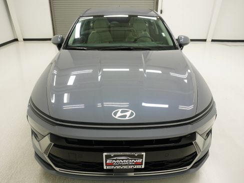 Used 2025 Hyundai Sonata SEL FWD image 2