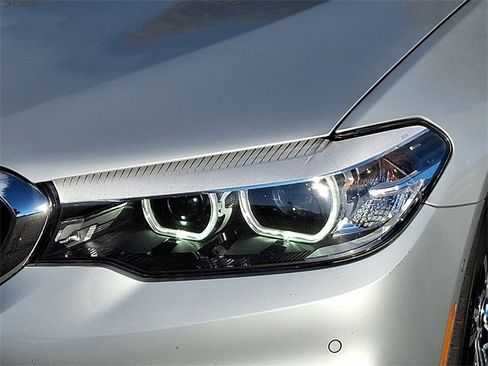 Used 2019 BMW 530i xDrive w/ Convenience Package image 9