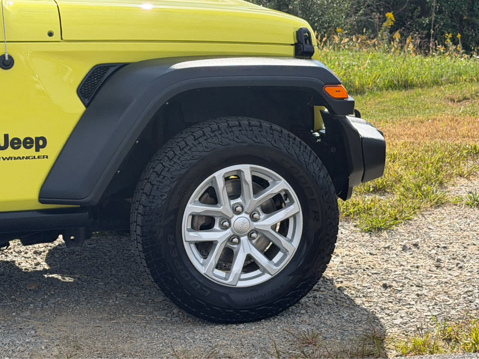 Used 2023 Jeep Wrangler Unlimited Sport AWD/4WD image 11