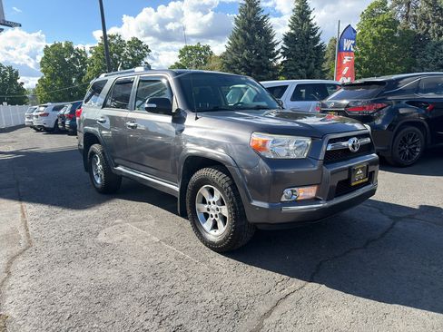 Used 2013 Toyota 4Runner SR5 AWD/4WD image 9