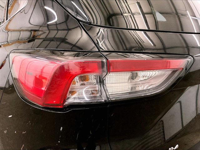 Used 2022 Ford Escape Titanium AWD/4WD image 29
