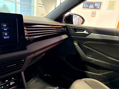 Used 2025 Volkswagen Jetta Sport FWD image 26