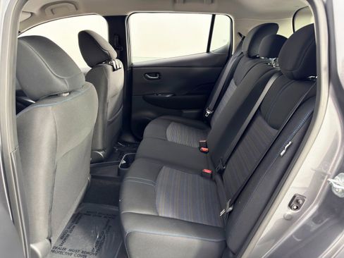 Used 2025 Nissan Leaf S image 33