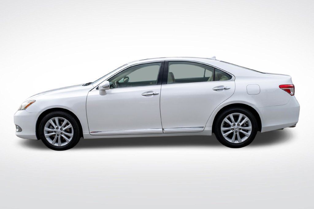 Used 2011 Lexus ES 350 w/ Preferred Accessory Package FWD image 4