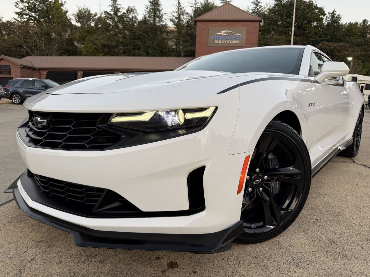 Used 2021 Chevrolet Camaro LT RWD image 1