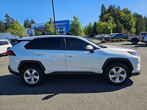 Used 2021 Toyota RAV4 Limited AWD/4WD image 4