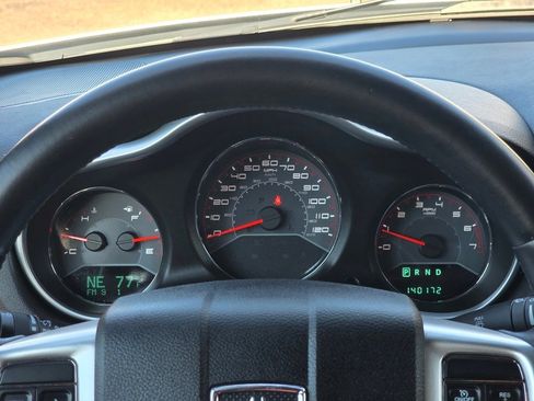 Used 2011 Dodge Avenger Heat image 18