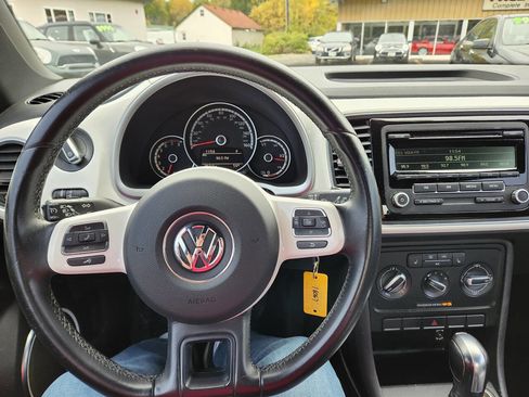 Used 2014 Volkswagen Beetle 2.5 image 12