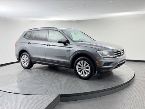 Used 2020 Volkswagen Tiguan S image 9
