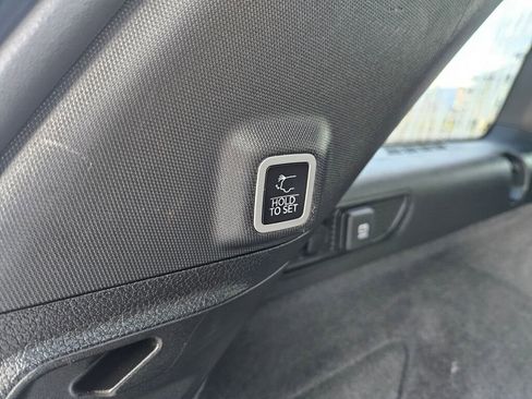 Used 2023 Jeep Grand Cherokee Overland w/ Luxury Tech Group IV image 15