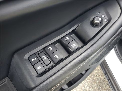 Used 2023 Jeep Grand Cherokee L Limited image 20