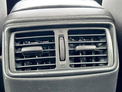 Used 2020 Nissan Rogue S image 25