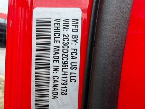 Used 2020 Dodge Challenger SRT Hellcat RWD image 32