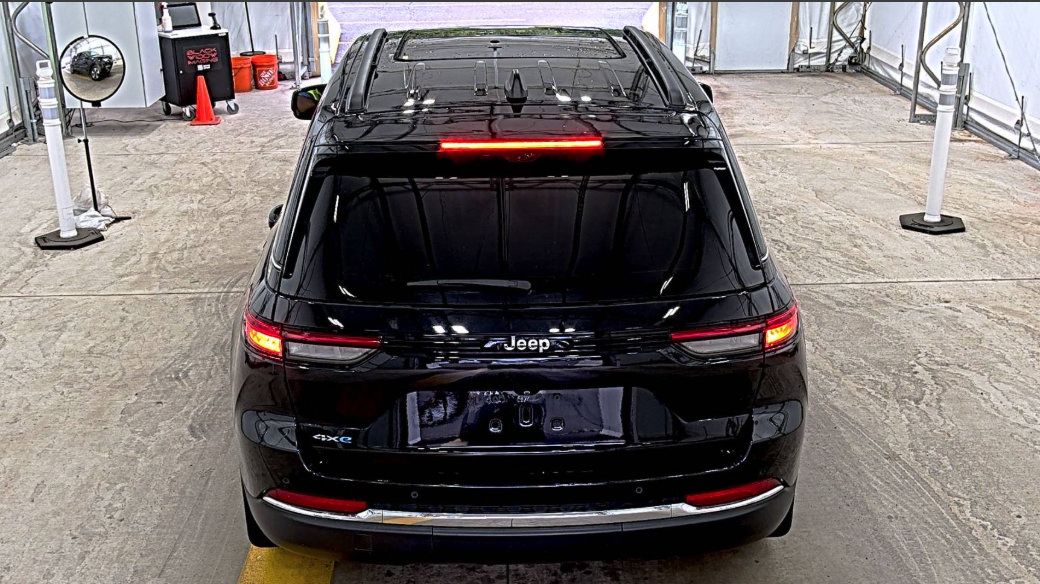 Used 2023 Jeep Grand Cherokee 4WD 4xe w/ Luxury Tech Group II image 5