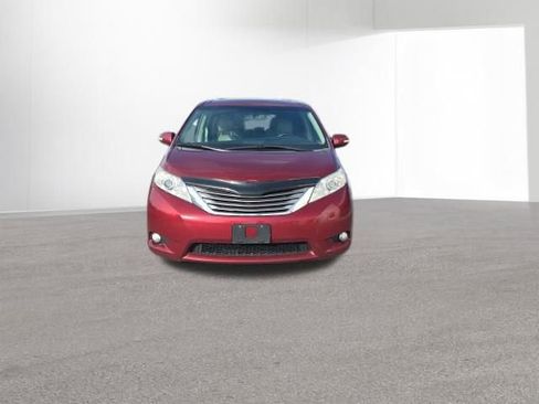 Used 2015 Toyota Sienna XLE FWD image 3