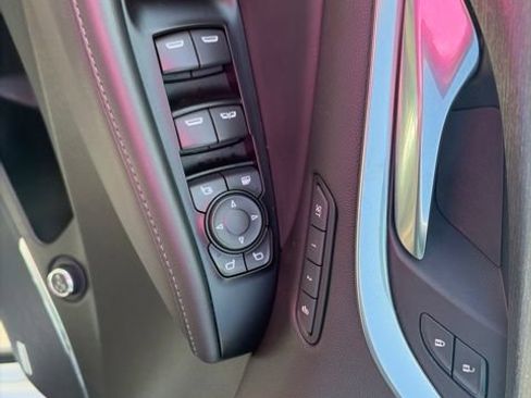 Used 2022 Buick Enclave Avenir w/ Avenir Technology Package AWD/4WD image 17