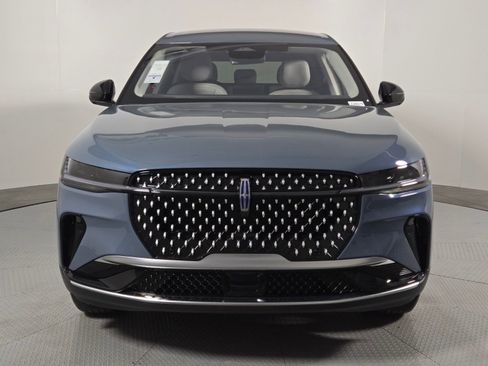 New 2026 Lincoln Nautilus Premier image 10