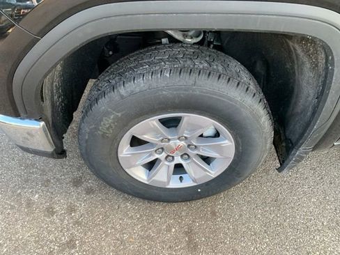 New 2026 GMC Sierra 1500 SLE image 11