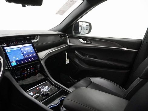 New 2025 Jeep Grand Cherokee L Limited image 19