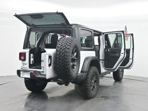 Used 2025 Jeep Wrangler Willys image 38