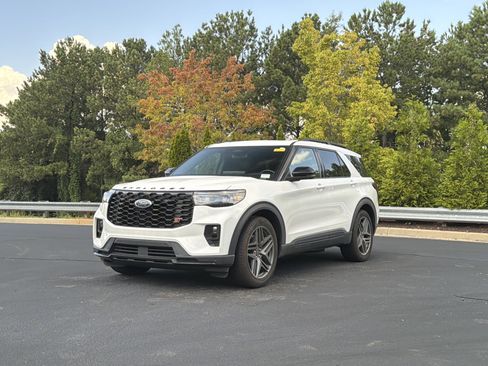 Used 2025 Ford Explorer ST w/ Sun And Sound Package AWD/4WD image 12