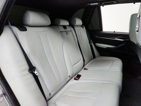 Used 2017 BMW X5 M AWD/4WD image 28