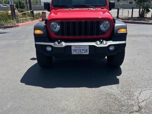 Used 2025 Jeep Wrangler Unlimited Sport AWD/4WD image 4