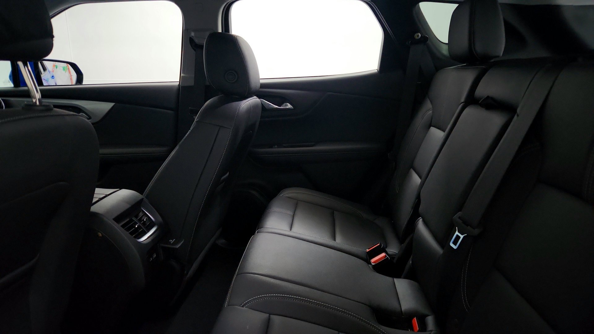Used 2024 Chevrolet Blazer LT w/ Sound & Technology Package FWD image 23