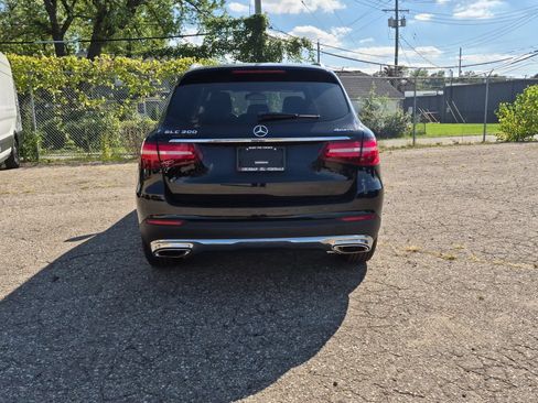 Used 2018 Mercedes-Benz GLC 300 4MATIC image 7