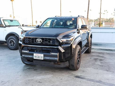 Used 2025 Toyota 4Runner TRD Off-Road Premium w/ Tow Technology Package AWD/4WD image 4
