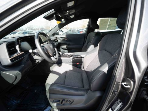 Used 2024 Toyota Crown XLE AWD/4WD image 9