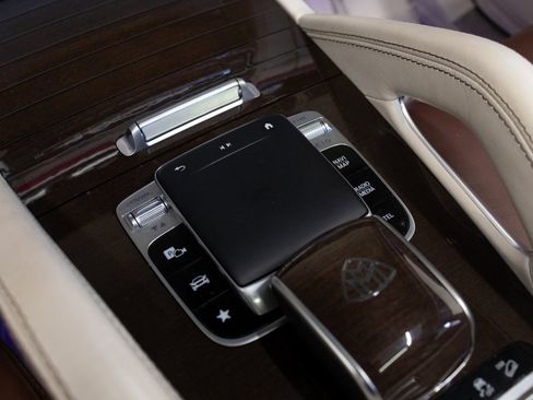 Used 2021 Mercedes-Benz Maybach GLS 600 4MATIC image 48