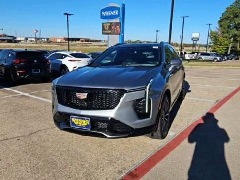 Certified 2025 Cadillac XT4 Sport image 3