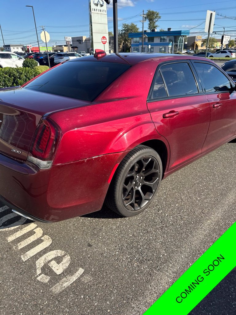Used 2018 Chrysler 300 Touring w/ Sport Appearance Package RWD image 1